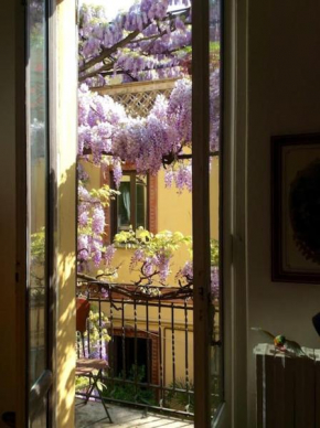 Top Location Naviglio apartment with terrace